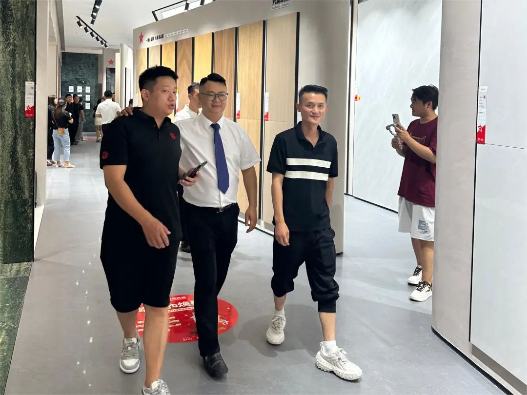 “將星閃耀 贏(yíng)戰終端”成都站：攜手共創(chuàng  )，智啟未來(lái)新篇章(圖17)